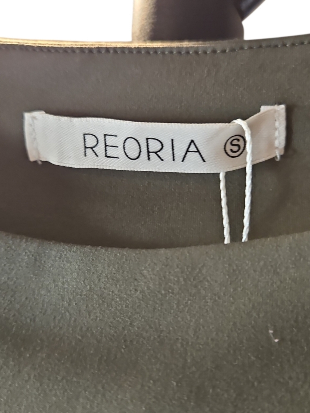 REORIA Crop Top Olive Green Fitted Tee NWT Small - Picture 3 of 7